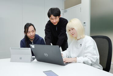 「面白さを追求するクリエイティブ集団!」
開発中ゲームのテストや提案でアイデアを発揮☆
あなたもぜひ、一緒にチャレンジを♪