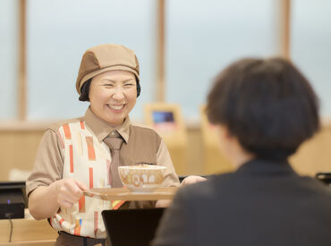 すき家　55号安芸店 現スタッフは…ほぼ未経験スタート★
最初の研修で流れをレクチャー
⇒店舗でしっかりフォローします♪