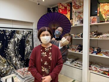 住吉呉服店　八幡浜本店 「着物が好き」「接客が好き」
「着付けができるようになりたい」等…
そんな方々も大歓迎です☆