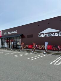 シャトレーゼ南相馬店 バイトデビューも大歓迎◎
ほとんどが『接客未経験』スタートです♪
働き方ご相談ください!!