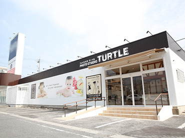 ＜お問い合わせOK＞
店舗見学会を随時開催中！
お仕事風景やお店の雰囲気を見に来ませんか♪