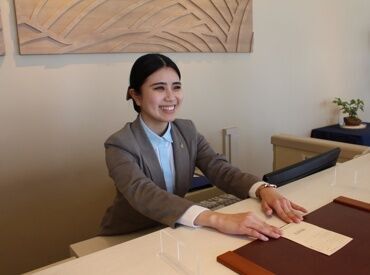 防府グランドホテル(304) ～ホテルの"顔"として、
　笑顔でお客様をお出迎え～
最初は皆さん緊張します！
少しずつ慣れていくので大丈夫ですよ♪
