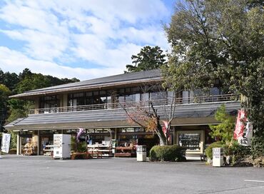 れすとらん風月 初バイトOK☆
オーナーはとっても穏やかなのでお店の雰囲気◎
桜のシーズンは窓から見える景色が最高です♪