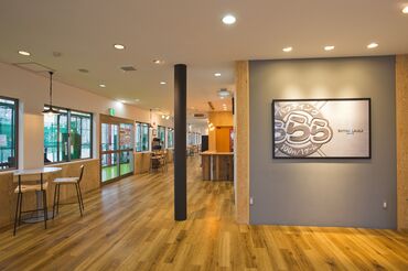 店内も明るく綺麗です♪