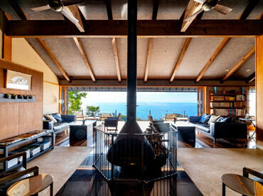 伊勢湾を望むリゾートホテルでおもてなし♪
未経験からでも安心スタート★
落ち着いた雰囲気の職場でじっくり働けます。