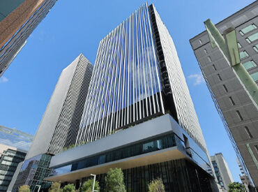 服装・髪型・髪色自由★
ピアスやネイルもOKです◎
普段通りの姿でストレスフリーに勤務♪