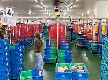 \県内卸売・食品製造業界大手の会社♪/
従業員数は800人を超え、毎日多くのスタッフが働いています