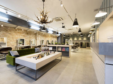 ★EARTHスタッフ特典!!★
アルバイト・パートでも対象
100種類ほどある自社商品が50%OFFに♪