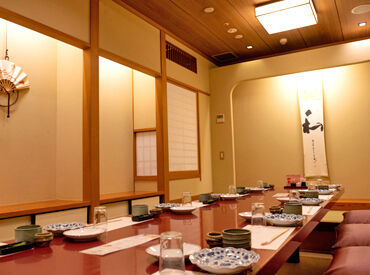 飲食経験のある方はもちろん、
初バイトの方やブランクのある方も大歓迎！
スタッフはみんなわいわい楽しい環境♪