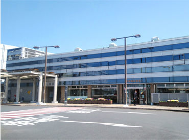 サービスエリアは空が広いから
清々しい雰囲気の中働けます◎
早朝から勤務できる方大歓迎です!