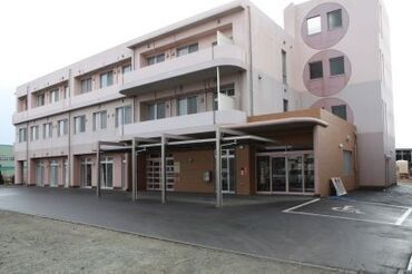 さがケアセンターそよ風 ＼人柄重視の採用です！／
しっかりしたサポート体制で、安心して始められる環境♪
希望の働き方、お気軽にご相談を◎