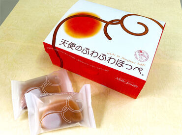 ショーケースには商品がずらり！
素敵なスイーツが勢ぞろい◎
おしゃれでかわいいデザインに
心はずーっとときめきっぱなし♪