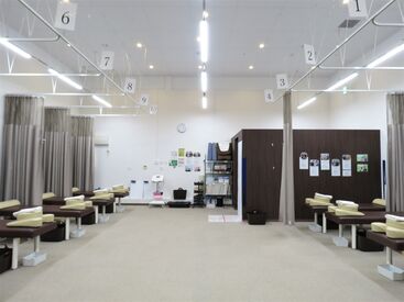 お仕事はカンタンな受付事務◎
最初は元気に「こんにちは！」と挨拶ができればOK♪幅広い層が活躍中！学生さんもOKです！