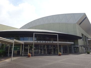 学生さん/フリーターさん/主婦さんなど活躍中◎
にぎやかで頼もしいSTAFFばかり♪
わからないことは何でも相談してください！