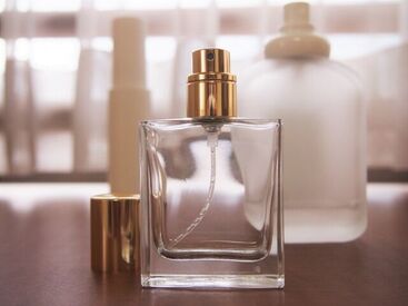 ファッション人材リンク株式会社【FJL】 ﾟ*｡☆ NEWスタッフ募集 ☆。*ﾟ
フレグランスSHOPでの販売スタッフ
未経験の方でも相談可能◎
制服支給アリで余計な出費いらず♪