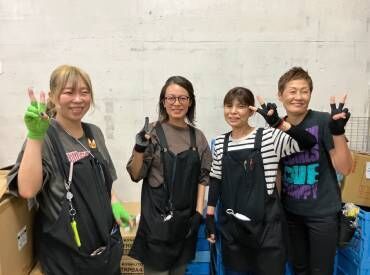 ニッケン文具株式会社　なみはや支店 幅広い世代のスタッフが活躍中♪
男女問わず和気あいあいとした楽しい雰囲気！
居心地も抜群で長く働いているスタッフも多数★