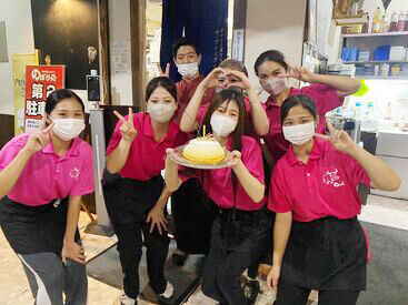 焼肉ホルモン のぼり苑 泡瀬店 ＼＼働きやすさ抜群★／／
エクステ・ジェルネイル・ピアスなど
自分らしく働けます♪
テスト期間中は週0日シフトも相談OK◎