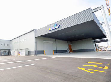 ≪新しい工場で快適♪≫
多くの作業が自動化されているので、
未経験の方も安心して勤務できる環境が
整っています＊