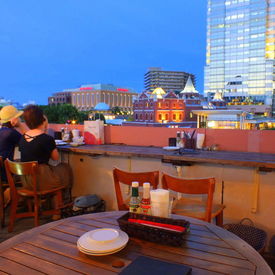 お友達との応募もOK！
活気があって温かい雰囲気のお店なので
きっと楽しく働けます★