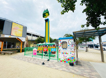 エミフルMASAKIにあるパークです
メリーゴーランド「エミリー」と
フロッグホッパー「エミぴょん」の
運営操作をお願いします★