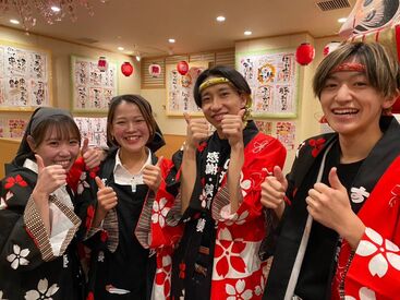 高崎駅前　萬年屋 一緒に働くStaffはまるでファミリー！
"人"を大事にしているお店です♪
⇒だから、そこにいる誰もが笑顔になる☆*