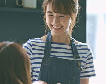 学生さん～主婦（夫）さんまで幅広く大歓迎♪*
学校と両立、扶養内、かけもちetc.
ご希望のシフトもお気軽にご相談ください◎