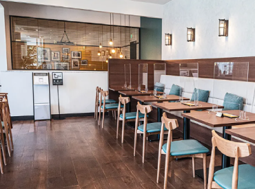 早朝・昼・夜のみもOK！
空きコマや遊びの予定など私生活と両立しやすい♪
表参道・目黒とアクセス抜群な駅なのもPONIT★