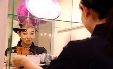 お客様と対面することもなし！
すっぴん出社もOK♪
★店長候補（月給21万円～）も同時募集中★
詳細はお問合せ下さい!!