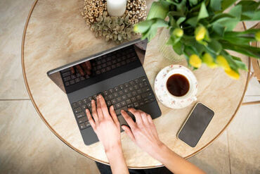 ファッション人材リンク株式会社【FJL】 ★電話登録OK・最短15分★
1～2ヶ月の更新制のお仕事♪
シフト相談可能
即日勤務・フルタイム勤務ＯＫ
