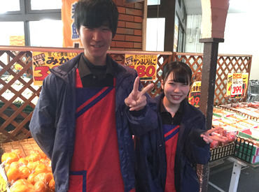 働きやすい職場環境で
さまざまな世代のスタッフさんが活躍中★
年齢層も幅広いため
どの世代の方でもなじみやすいですよ♪