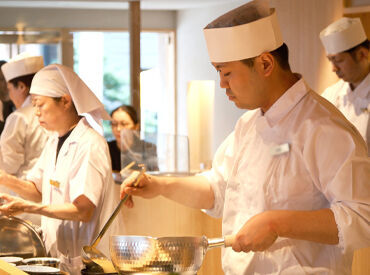 待遇が良いから…定着率も高い◎
築地駅すぐで観光客や海外の方との会話も楽しめます♪