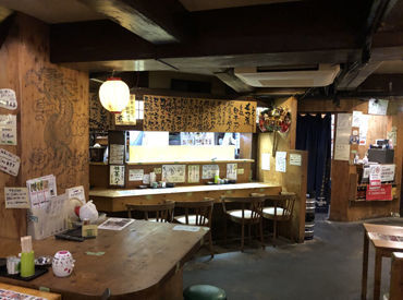 安くて旨いから会社帰りの方や常連さんが多め☆
入社直後のスタッフにも
優しく接してくれる懐の深さがあります♪