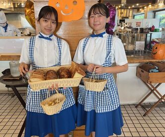 神戸屋レストラン　芦花公園店 半月型のドーム天井と白い壁が一際目立つレストラン！
オシャレで広い店内には美味しいパンの香りが広がります★