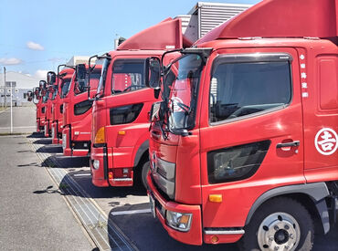 全国の営業所・グループ合わせて20~50代まで総勢1200名以上が活躍中◎
社員の定着率も高い”吉田海運”で一緒に働きませんか?