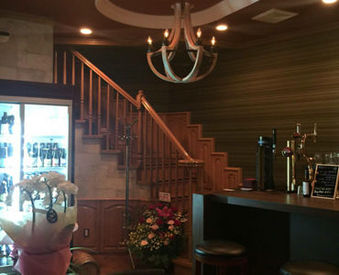 ≪ほんとに定着率がよくて…4年ぶりの募集です≫
結婚後に旦那さんと来店してくれたOGも!
長く落ち着いて働きたい方歓迎です♪