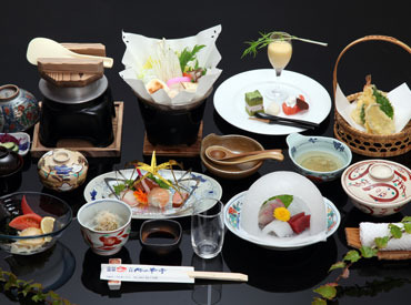 幅広い年代が活躍中☆
仲が良くて、和気あいあいとした雰囲気◎
カンタンなことから丁寧に教えます♪