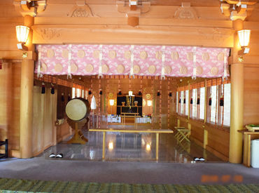 廣幡八幡宮 ≪毎年大人気の限定募集≫
「実際の仕事ってよくわからない…」
そんな方も先輩が優しく指導♪
初心者さんでも応募大歓迎◎