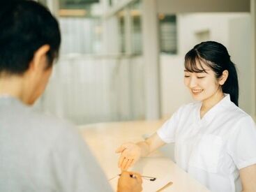 川崎本町眼科クリニック 働きながら、コンタクトや目の病気の知識が身につきます♪
日々新しい発見がたくさんあるお仕事ですよ＊