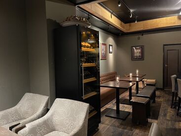 綺麗な内装に落ち着いた雰囲気のお店です◎
