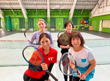 スポーツクラブ ヴィテンののいち ＼Newメンバー募集／
自分のクラスを持って
テニスの楽しさを伝えるオシゴト♪