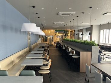 食堂にはカフェテリア・自販機も完備!
きれいな施設でゆっくり休憩できます♪