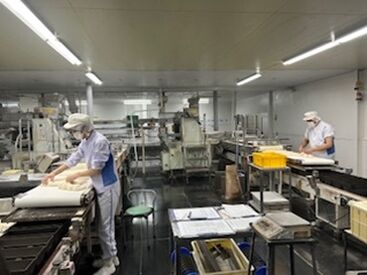 株式会社 イケダパン イスを置いているので作業の合間に休憩ができます♪
新しく、高さがあるイスも導入予定なのでさらに座りやすくなる予定です◎