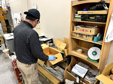 大紀商店 髪型・髪色自由！ヒゲ・ネイル・ピアスOK！服装自由！
動きやすく汚れても良い格好でお越しくださいね♪