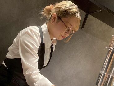 落ち着いた店内で、丁寧な接客と上質なサービスをお届け。
ワイワイした雰囲気よりも落ち着いて働きたい方にピッタリ♪