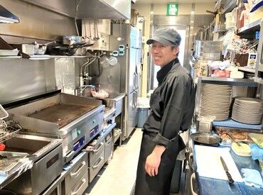 困ったときはすぐヘルプOK♪
先輩スタッフがさっとフォローしてくれるから安心★