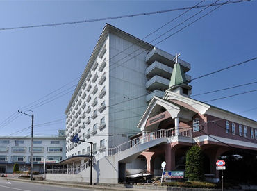 小諸グランドキャッスルホテル ＼* アナタらしく働ける！ *／
幅広い年代のスタッフが活躍★
だからこそ、「スタッフの働きやすさ」を大切にしています