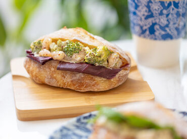 丸の内のためのブレンドを。
ここでしか飲めないコーヒーで価値を提供。
温かい時間と共にご提供してくださいね。