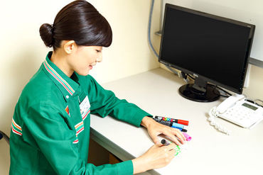 セブンイレブン 八街富山店 高校生もOK。バイト未経験の方もご遠慮なく。幅広い年齢層が活躍できる安心のコンビニバイト！