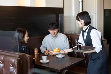 蔦井株式会社　勤務地：星乃珈琲店 小牧山東公園店 春から星乃珈琲ででお仕事始めませんか？
自然を感じられる開放的な公園内のお店です♪。*