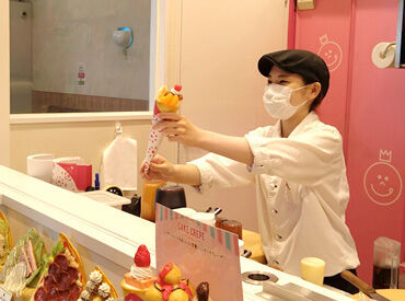 フードバザー 御殿場プレミアム・アウトレット フードコート内なので接客はカウンター越し♪
テーブルの片づけや掃除もありません◎